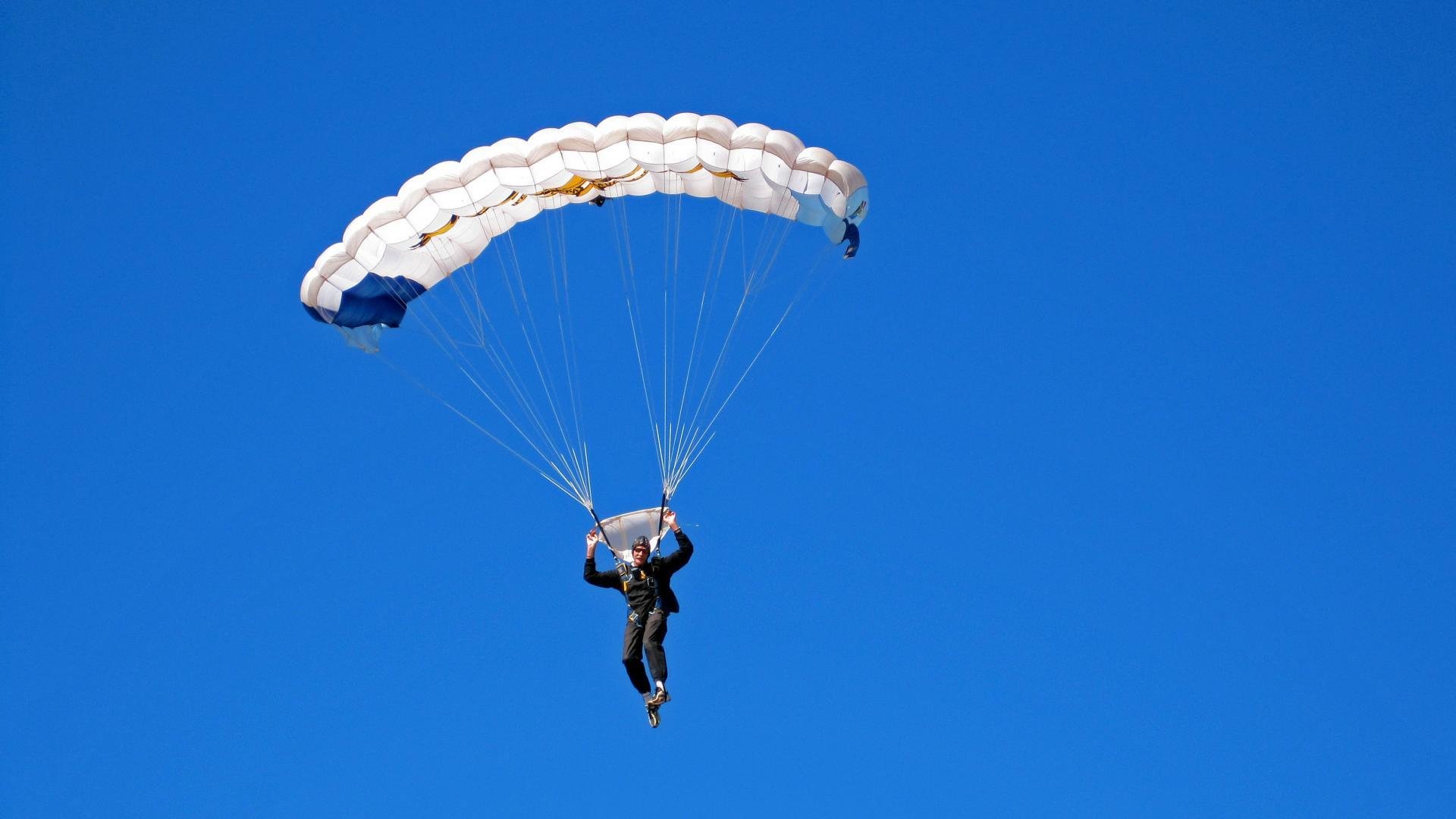 无声的宣战：以色列空袭首都，以色列空袭再致42人死亡